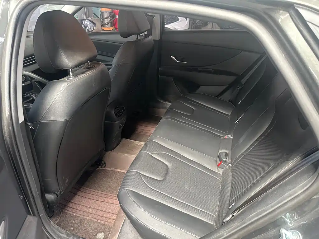 Hyundai Elantra — миниатюра 5