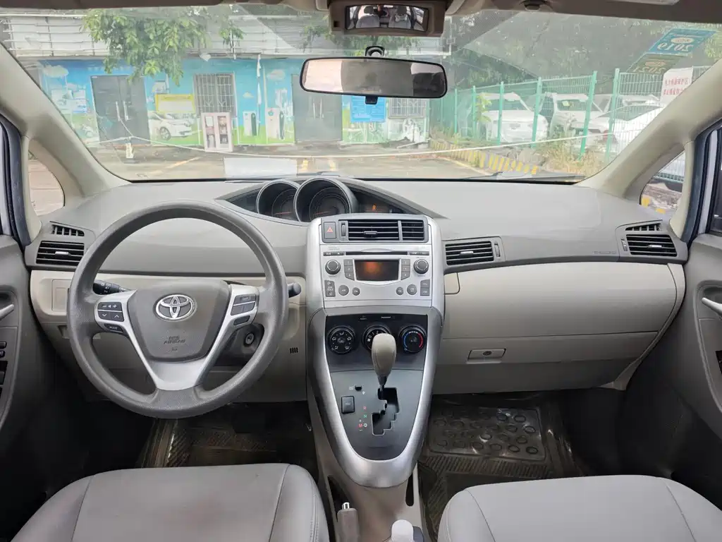 Toyota Verso — миниатюра 3