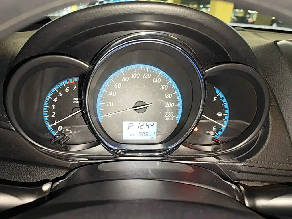 Toyota Yaris L — миниатюра 12