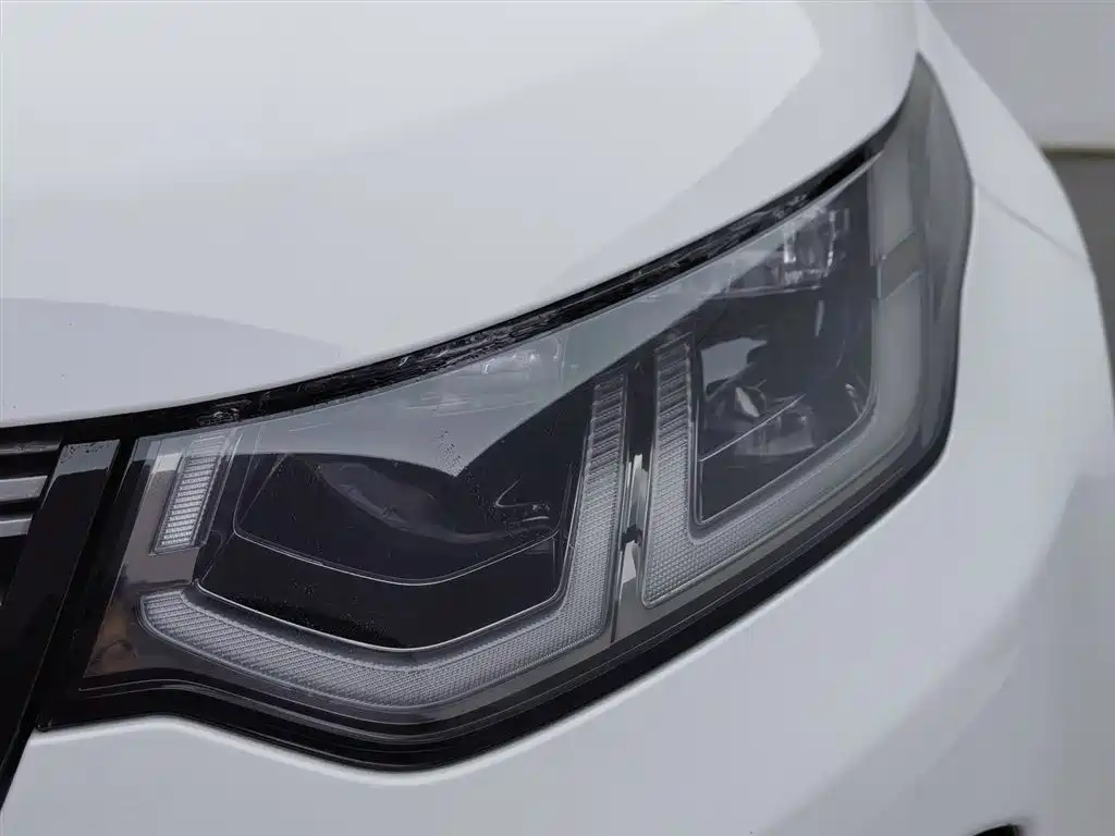 Land Rover Discovery Sport Sport 2022 P300e