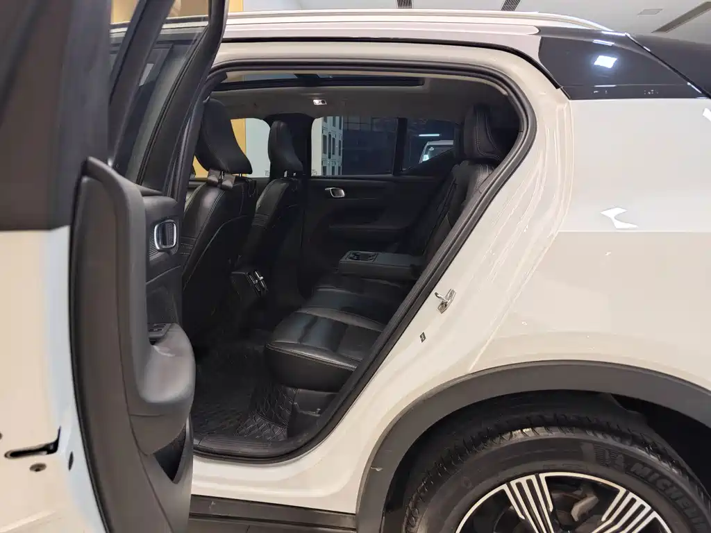 Volvo XC40 — миниатюра 21