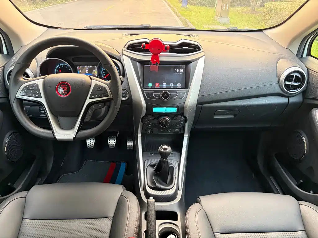BYD Yuan — миниатюра 6