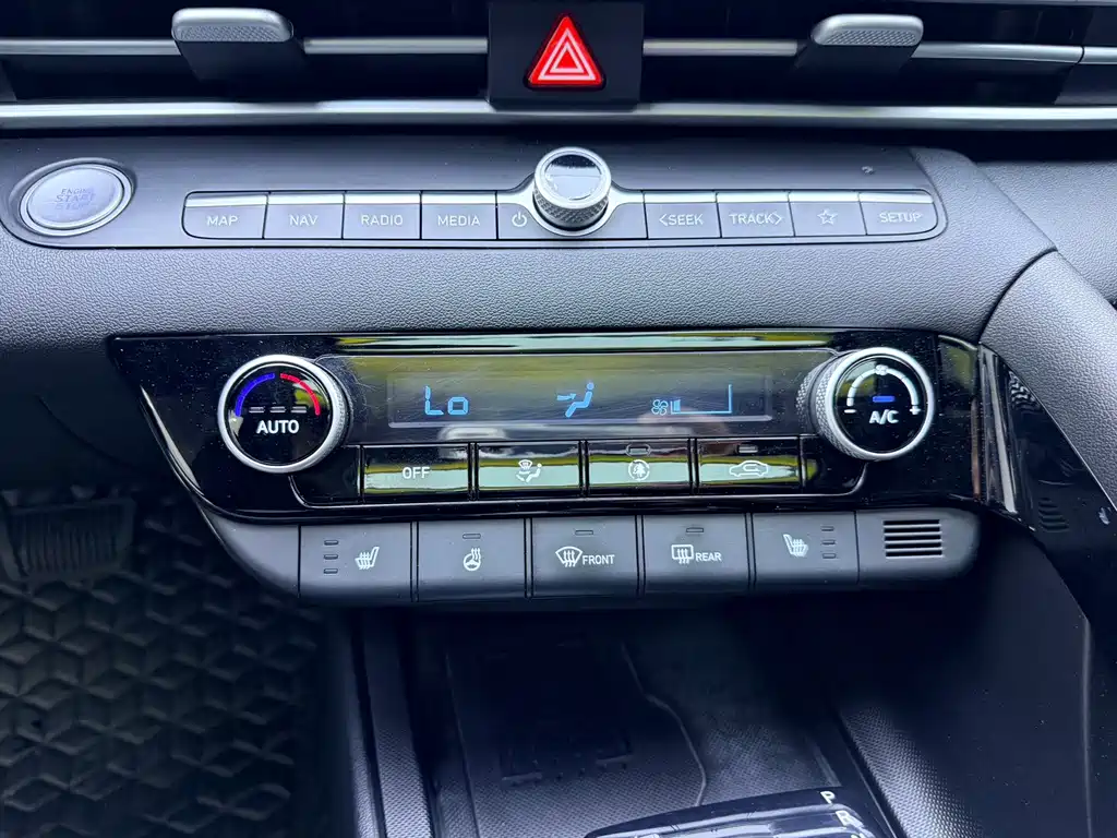Hyundai Elantra — миниатюра 17