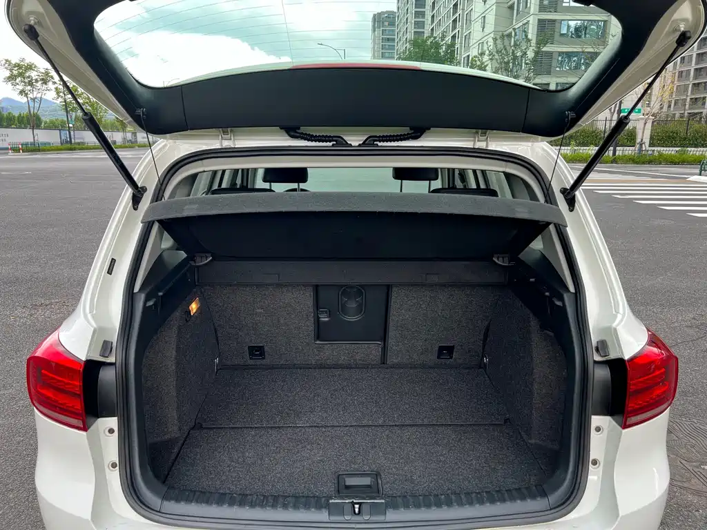 Volkswagen Tiguan — миниатюра 23