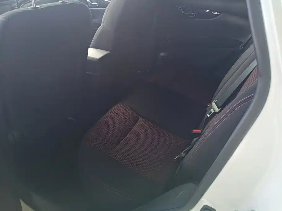 Nissan Qashqai — миниатюра 11
