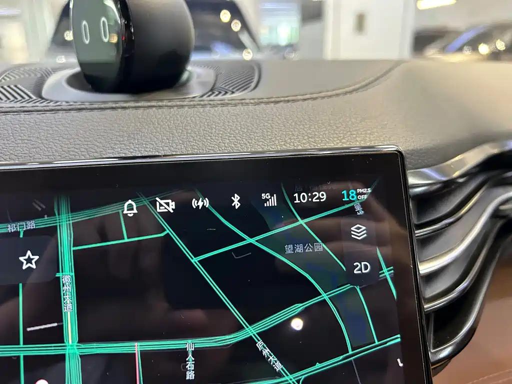 NIO ES8 2018 355KM мест