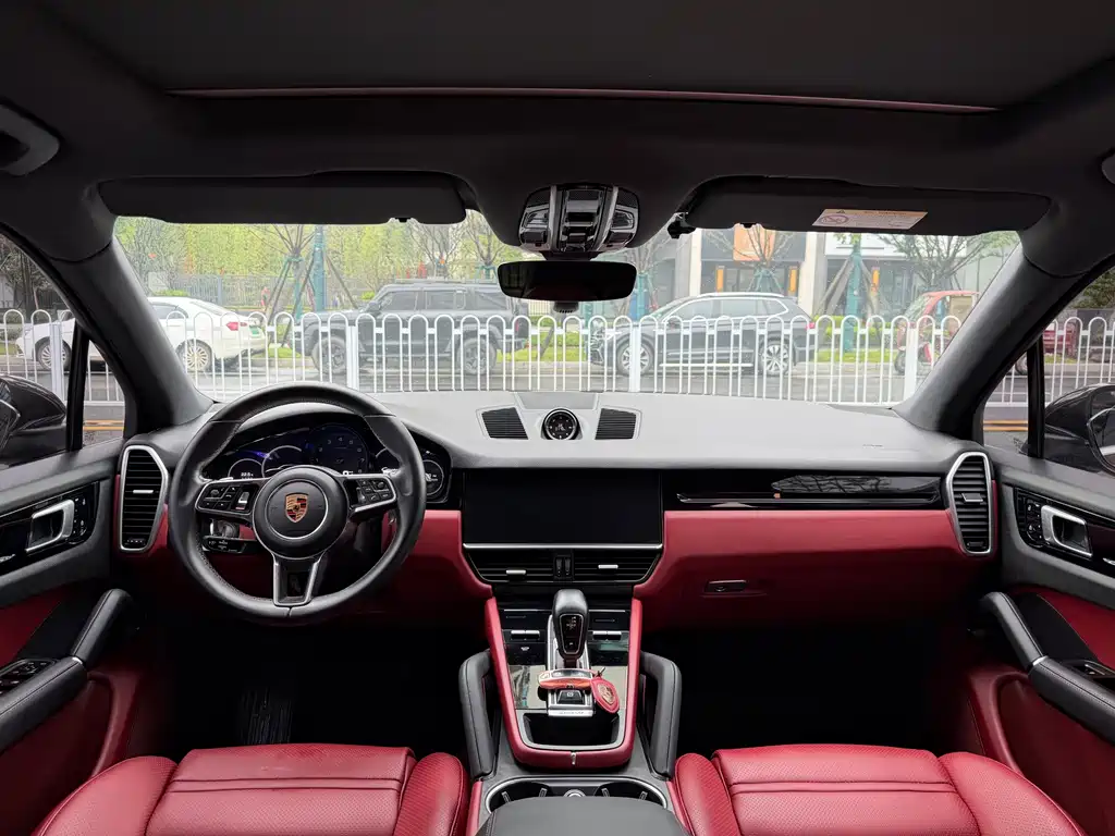 Porsche Cayenne — миниатюра 5