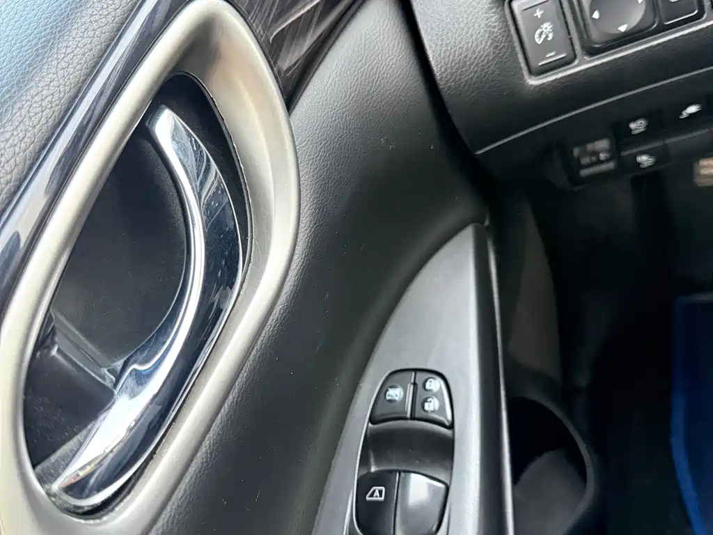Nissan Sylphy EV - фото 17