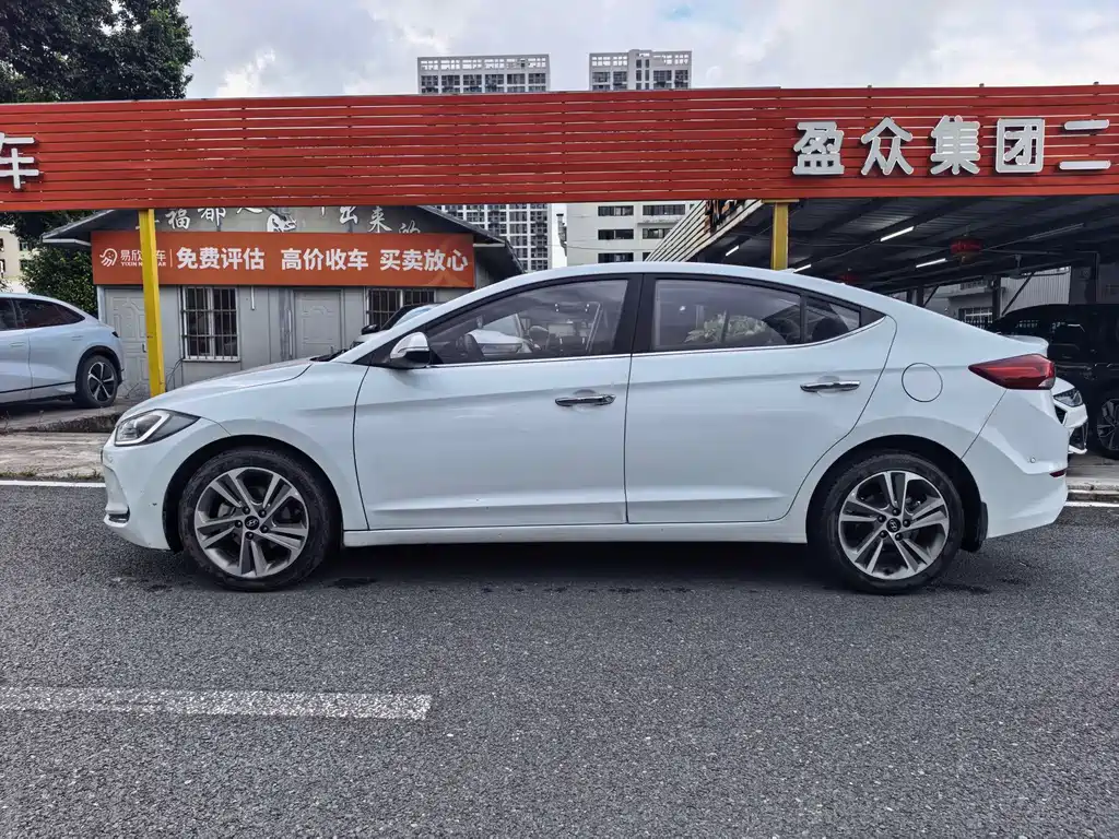 Hyundai Elantra — миниатюра 4