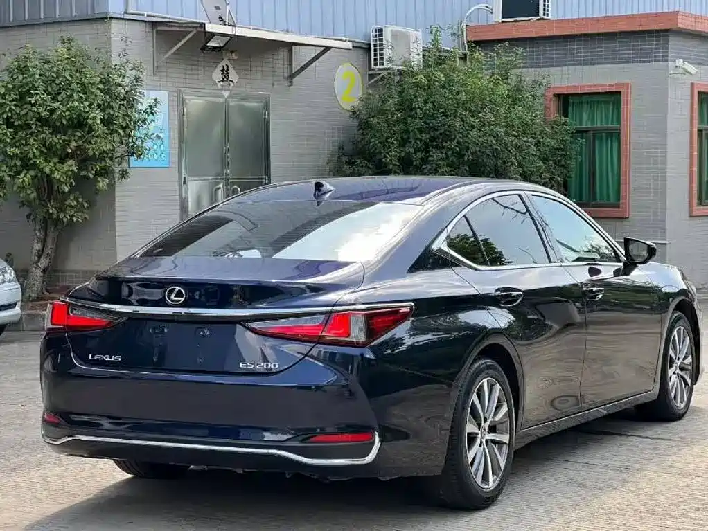 Lexus ES — миниатюра 6