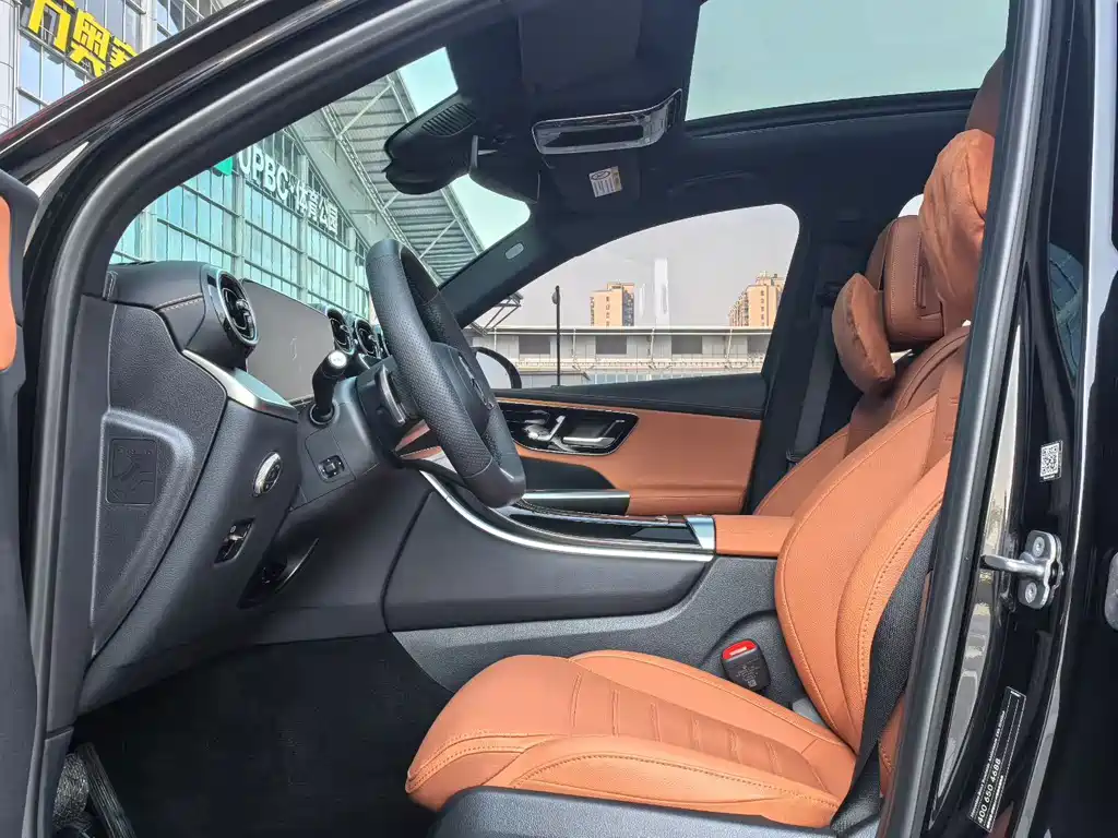 Mercedes-Benz GLC 2023 GLC 260 L 4MATIC Luxury 5 мест