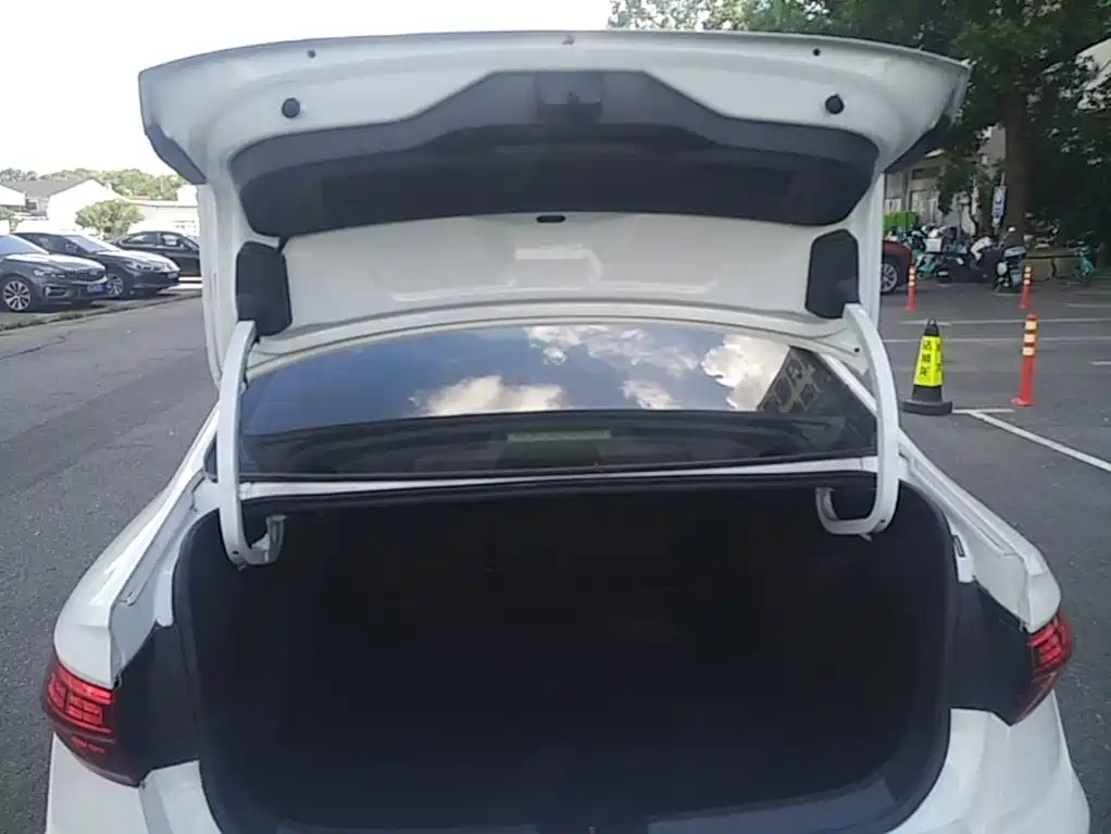 Volkswagen Sagitar — миниатюра 19
