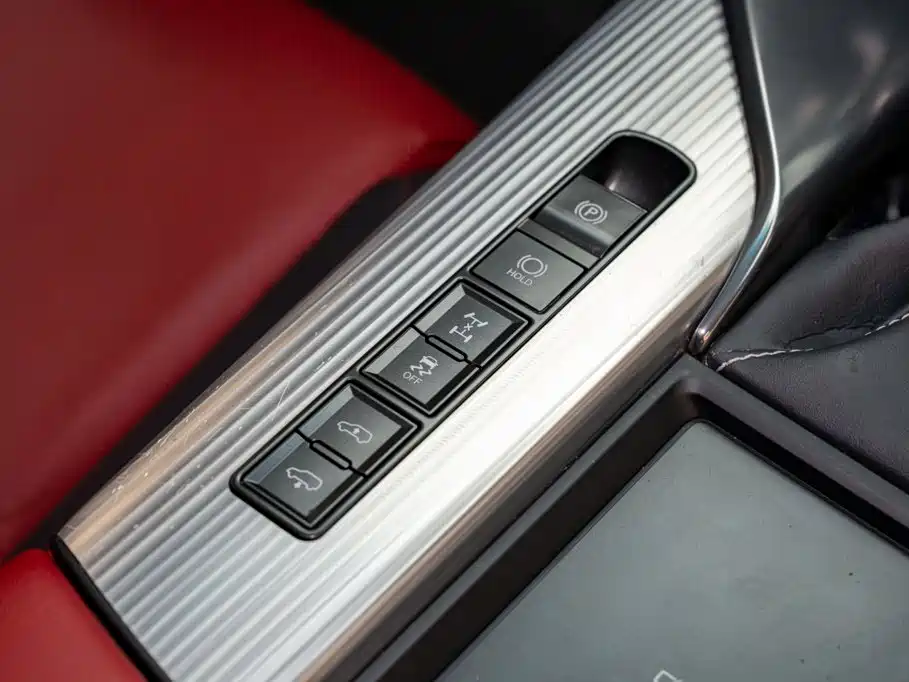 Lexus LX — миниатюра 19