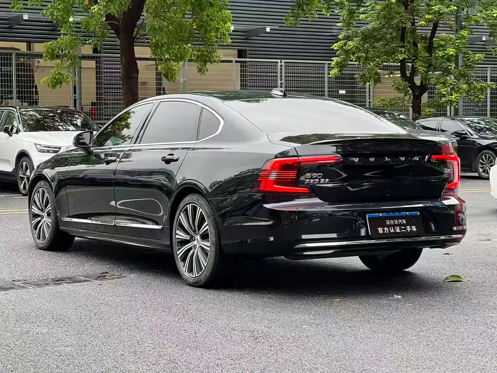 Volvo S90 — миниатюра 10