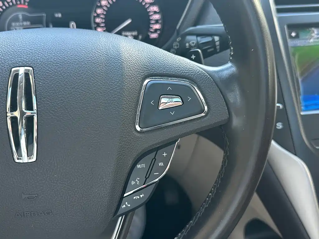 Lincoln MKC — миниатюра 26