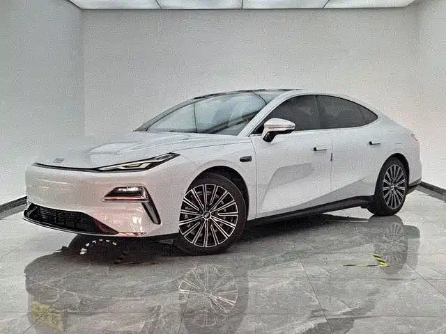 2025 Geely Galaxy Xingyao 8