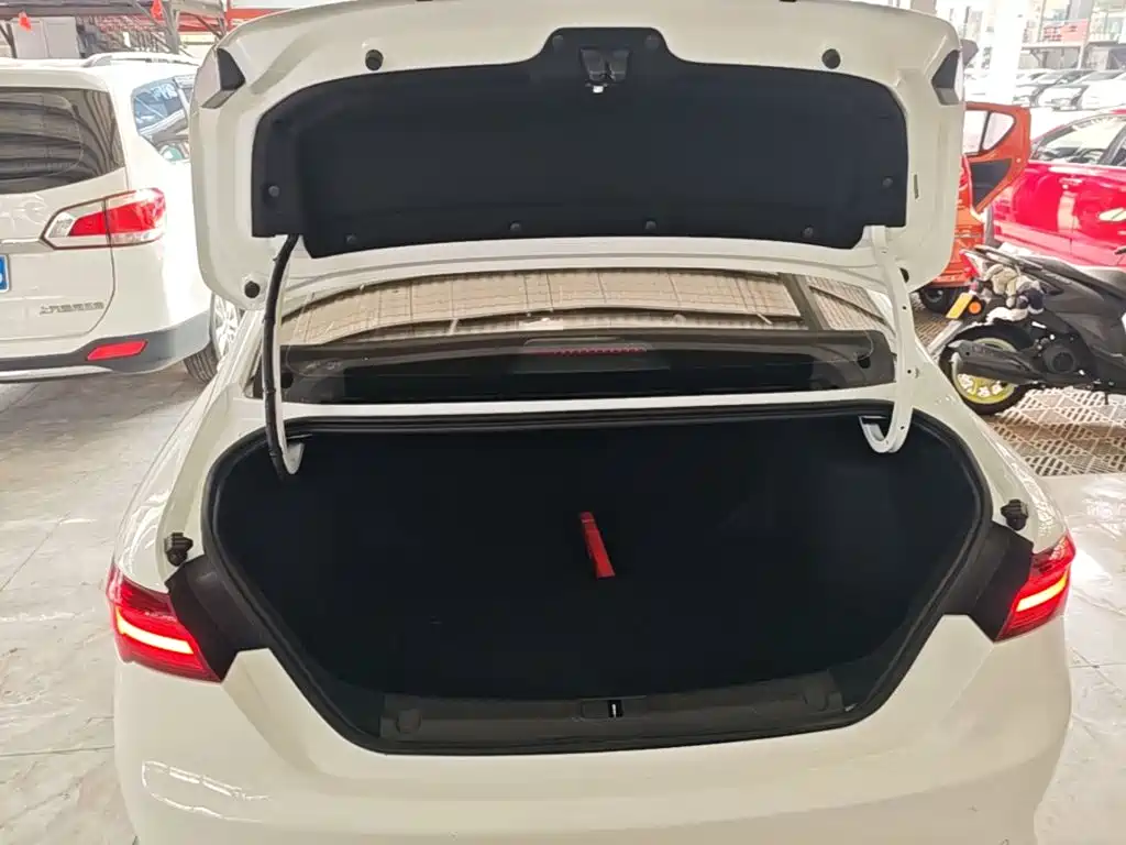 Geely Binrui — миниатюра 19