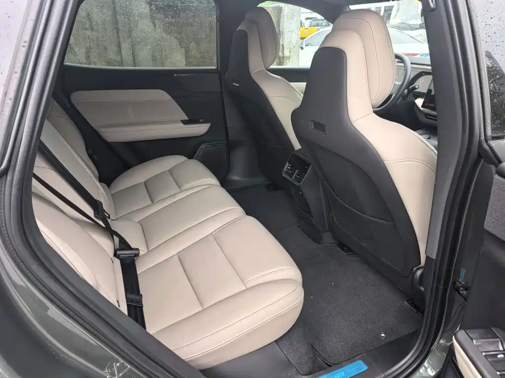 Volvo гибрид Volvo XC70 plug-in — миниатюра 7