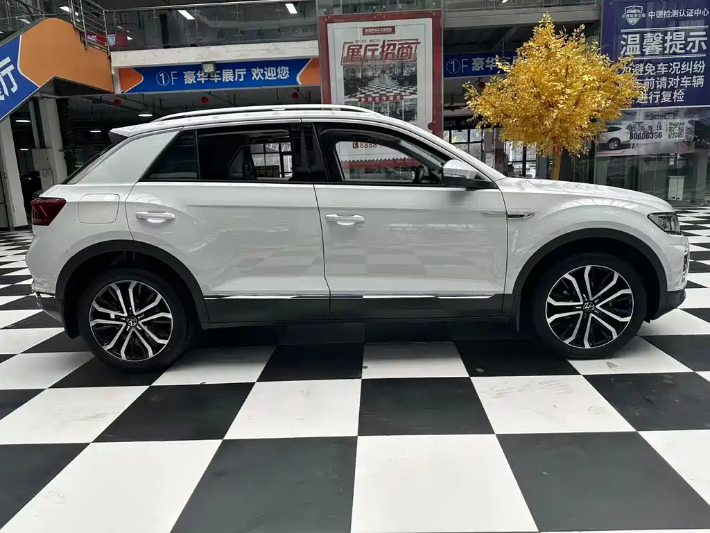 Volkswagen T-Roc — миниатюра 6