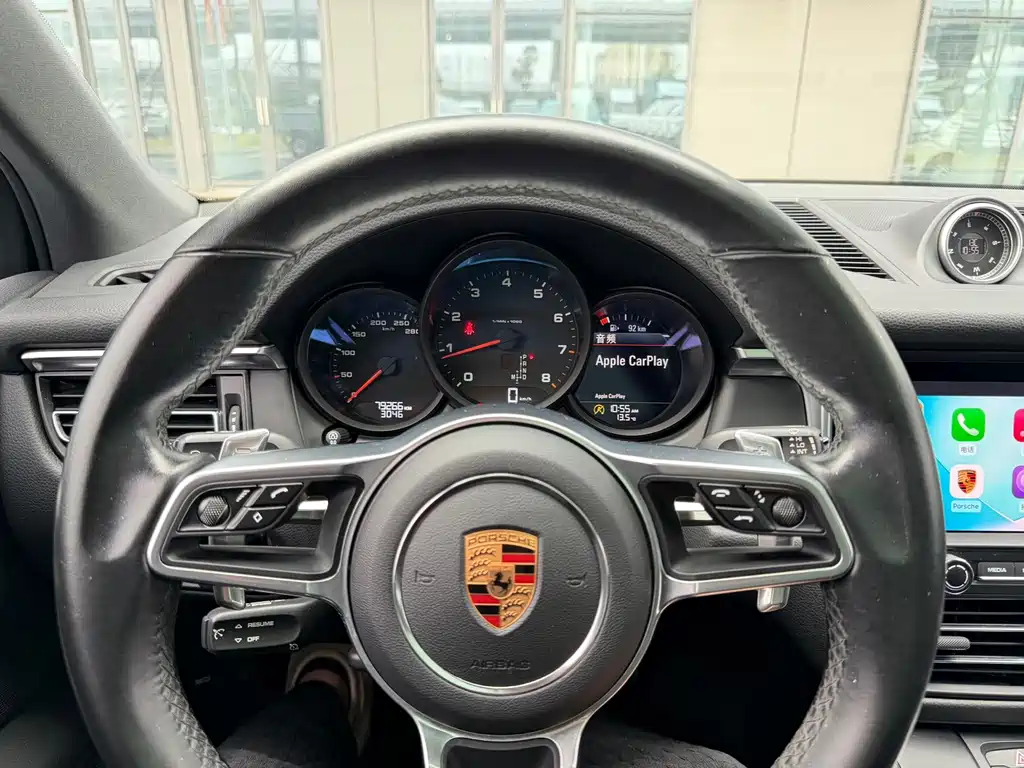 Porsche Macan — миниатюра 18