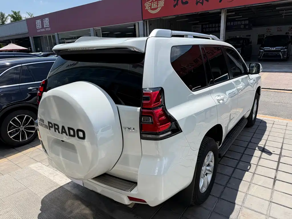 Toyota Land Cruiser Prado 2024 4.0L AT