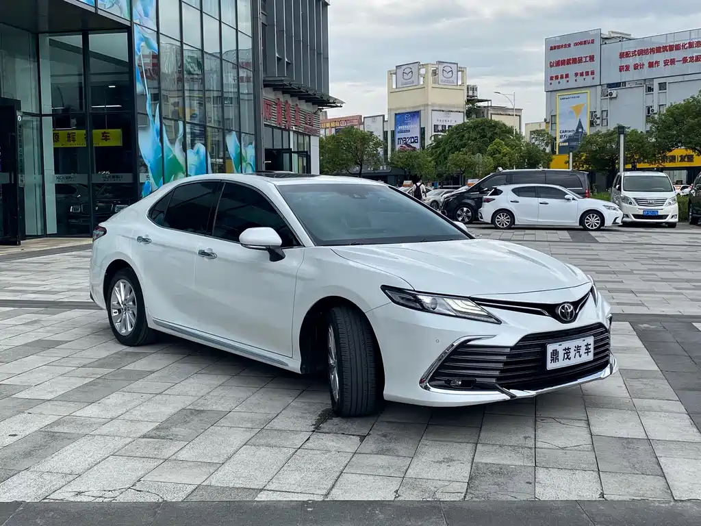 Toyota Camry — миниатюра 4