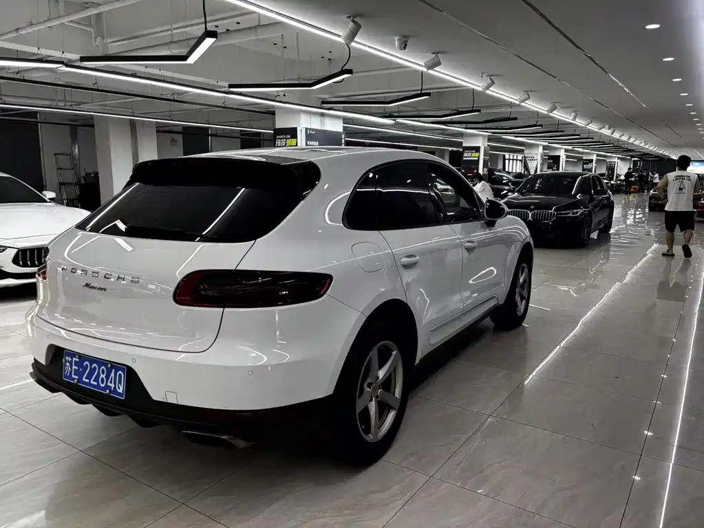 Porsche Macan — миниатюра 5