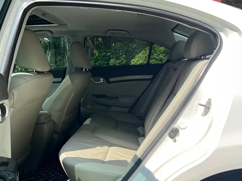 Honda Civic 2013 1.8L AT Luxury
