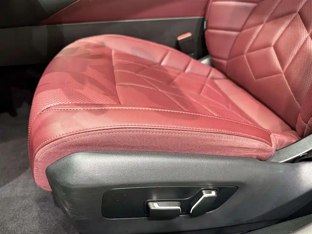 BMW 5 Series — миниатюра 12