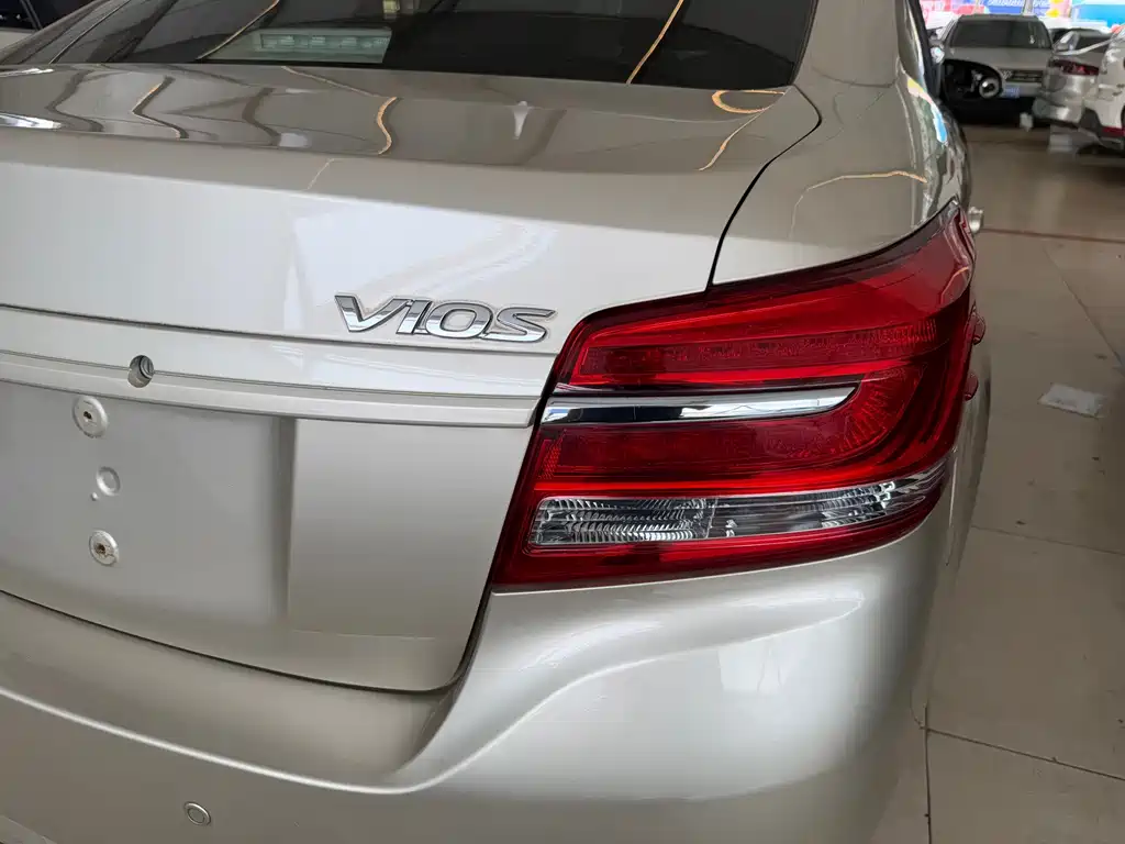 Toyota Vios — миниатюра 8