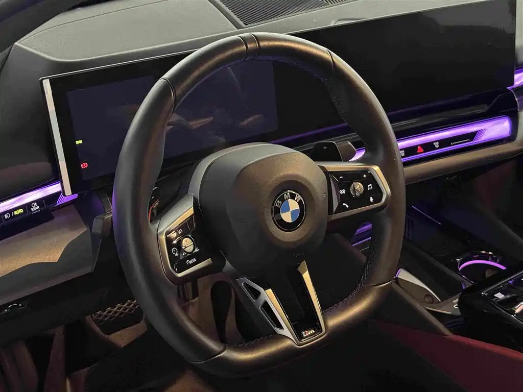 BMW 5 Series — миниатюра 24