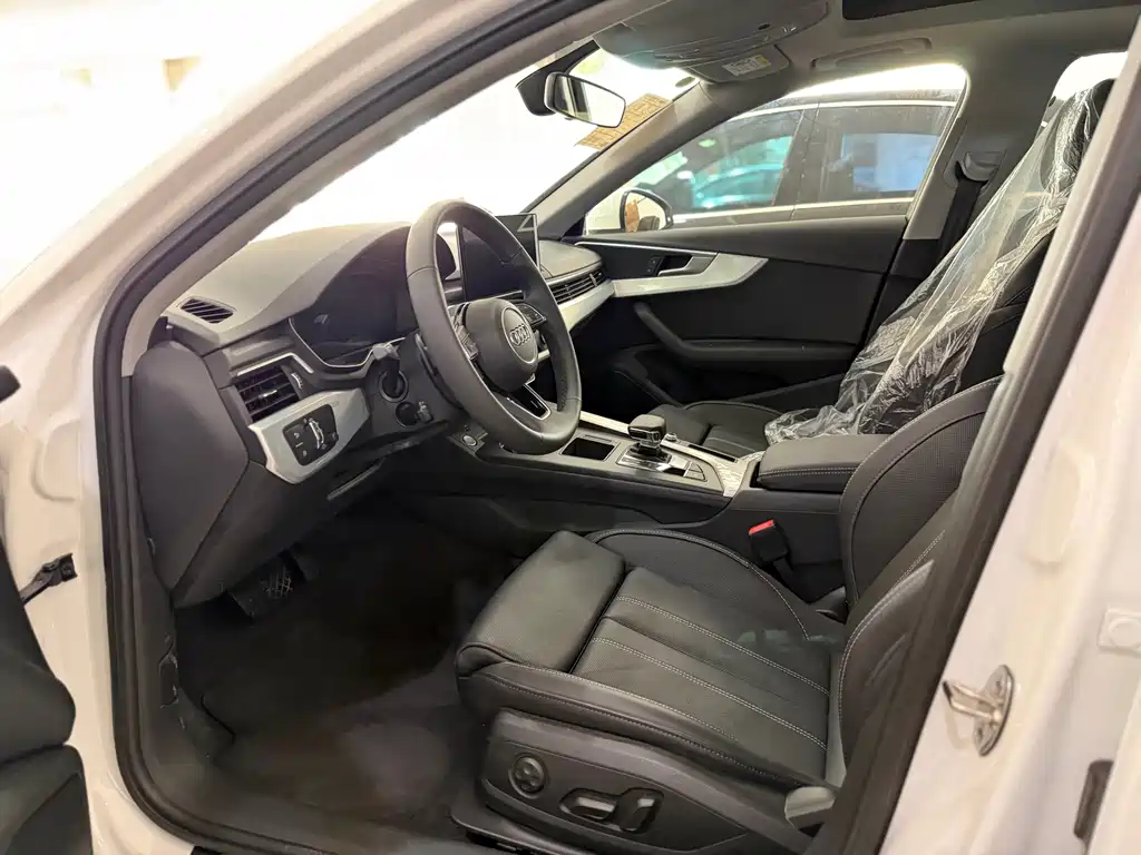 Audi A4L 2023 40 TFSI Fashion