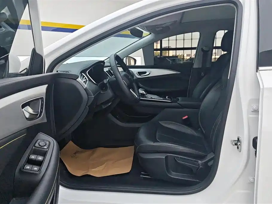 Roewe i6 MAX 2023 EV 420