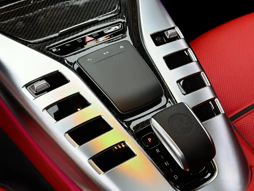 MERCEDES-BENZ AMG GT