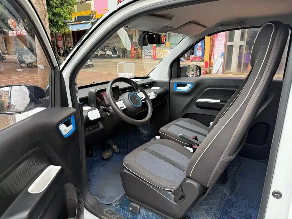 Wuling MINIEV — миниатюра 4