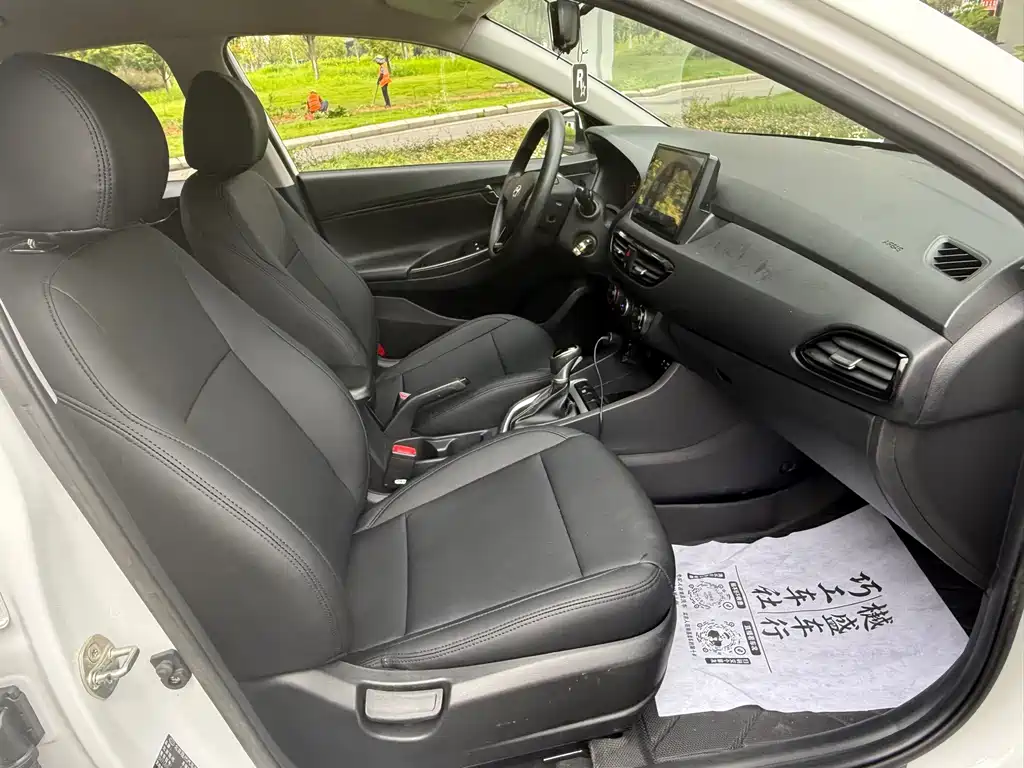 Hyundai Elantra — миниатюра 16