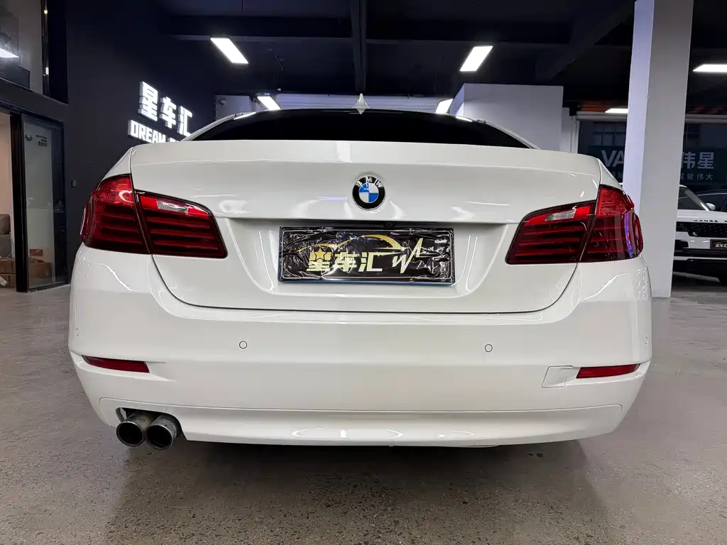 BMW 5 Series — миниатюра 12