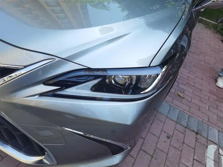 Lexus ES 2023 200