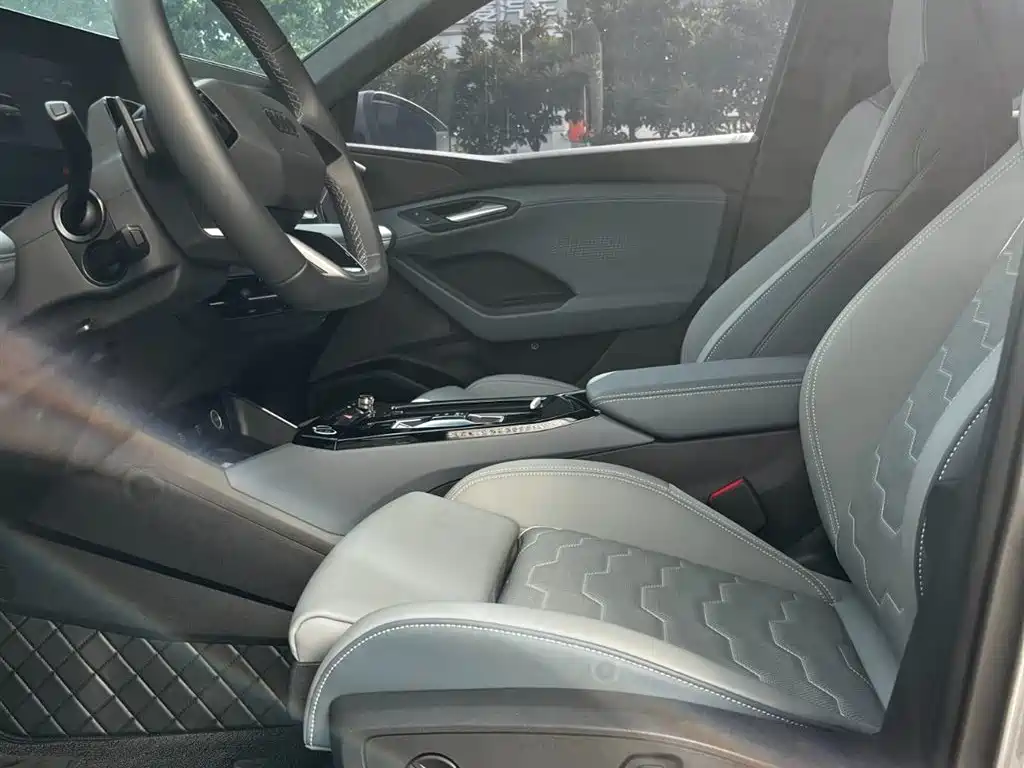 Audi Q6L e-tron — миниатюра 14