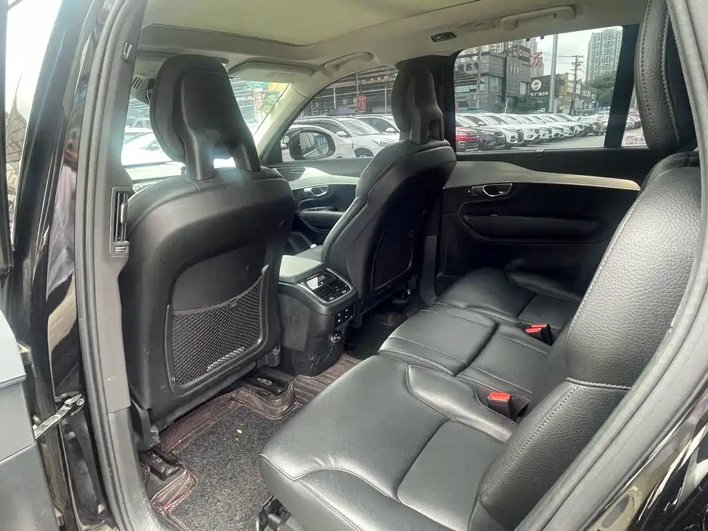 Volvo XC90 — миниатюра 5