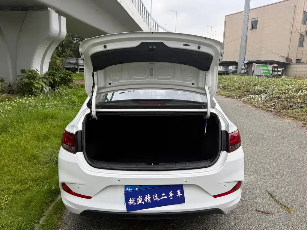 Hyundai Elantra — миниатюра 11