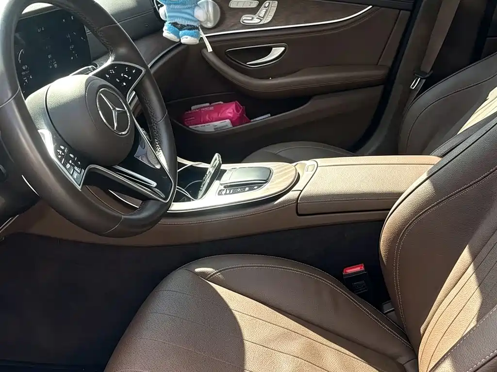 Mercedes-Benz E-Class — миниатюра 3