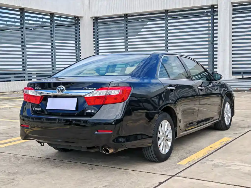 Toyota Camry — миниатюра 7