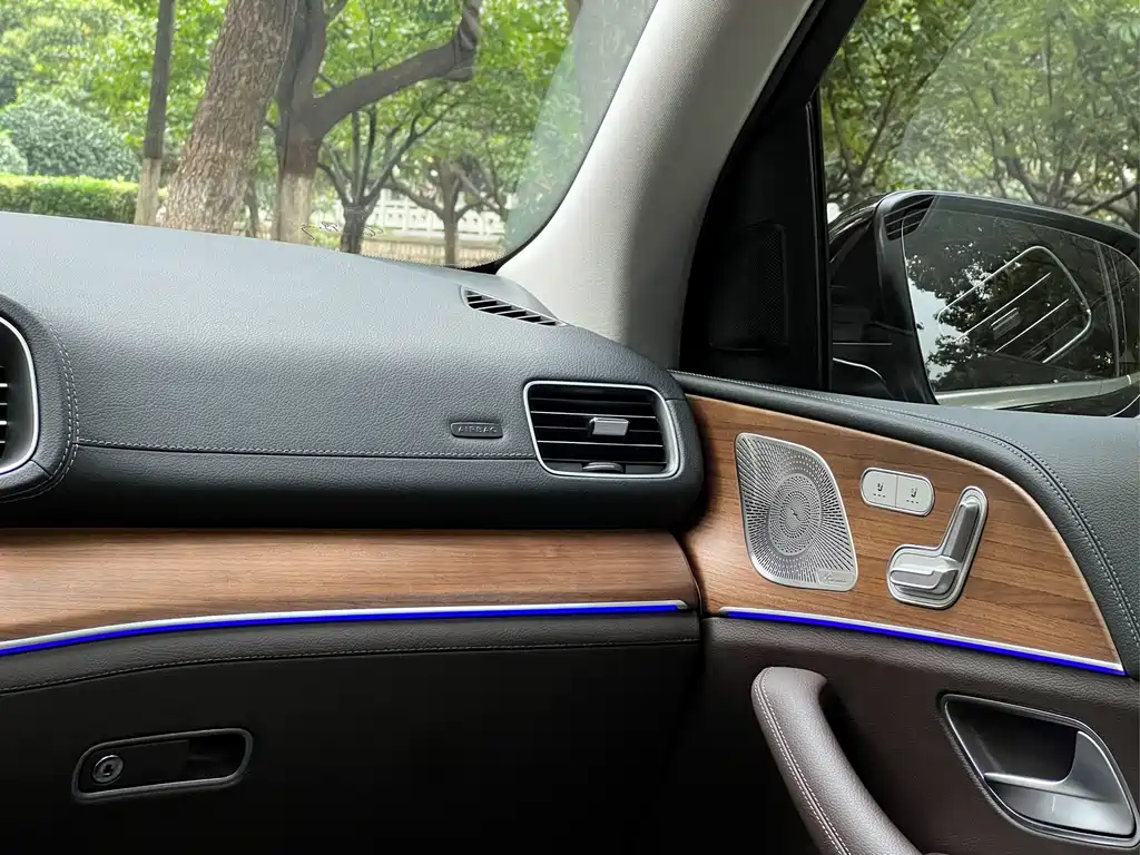 Mercedes-Benz GLS — миниатюра 14