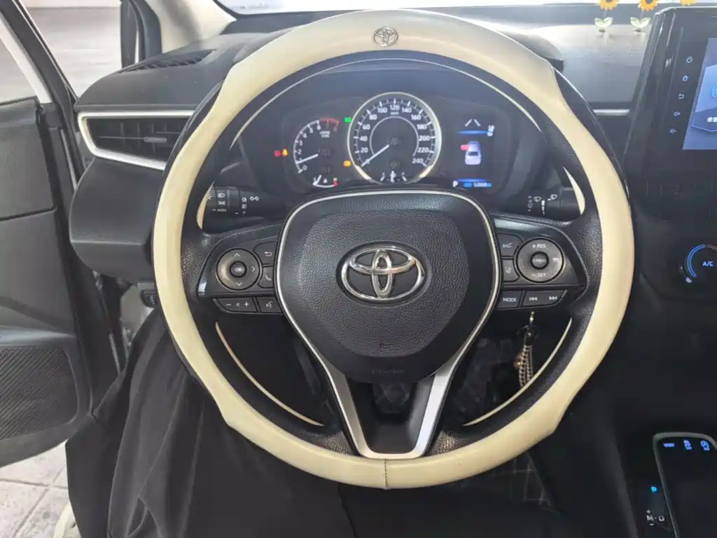 Toyota Corolla — миниатюра 11