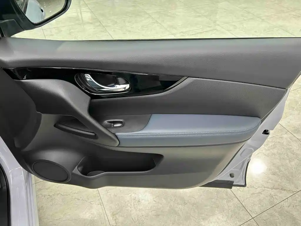 Nissan Qashqai — миниатюра 13