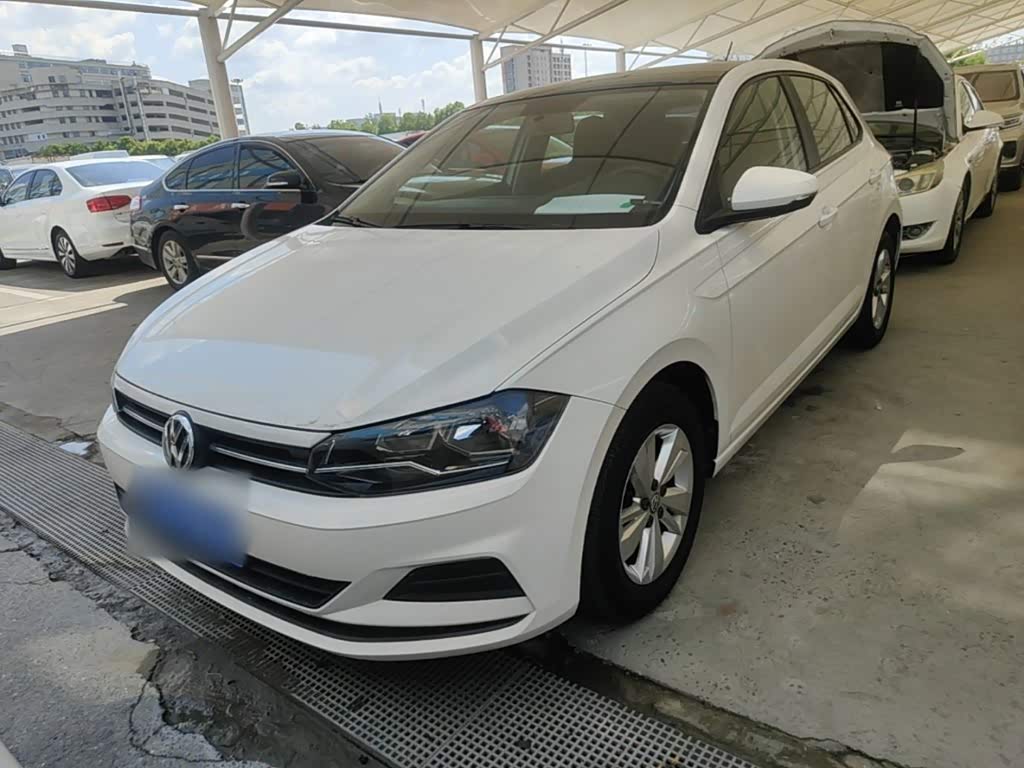 Volkswagen Polo 1.5 л 2021 г. Белый, пробег 37600 км