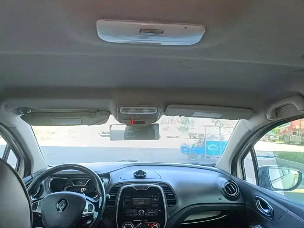 Renault Captur — миниатюра 18