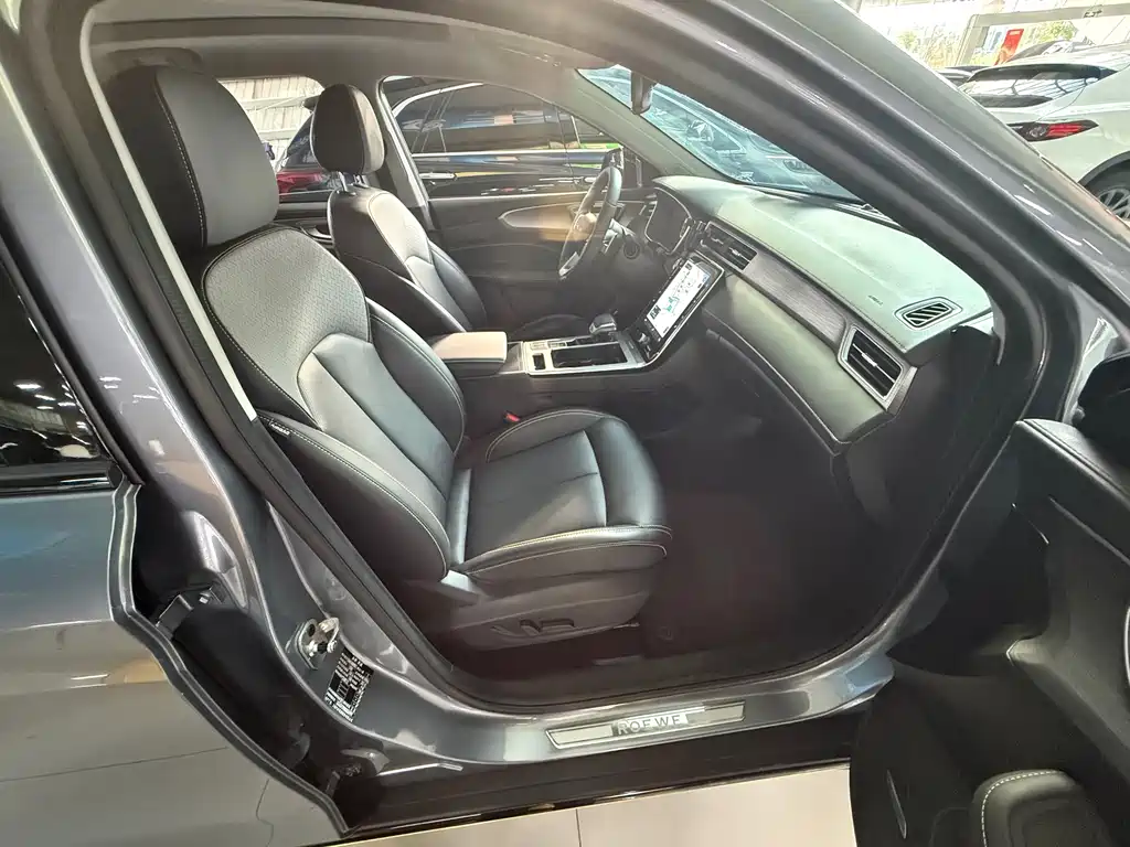Roewe RX5 New Energy — миниатюра 7