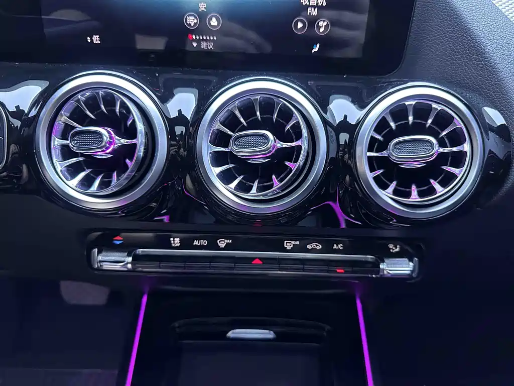 Mercedes-Benz GLA — миниатюра 14